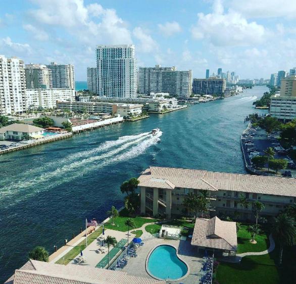 Studio In Hallandale 2 Beds Hallandale Beach Eksteriør bilde